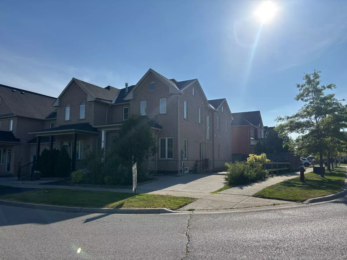 Richmond Hill, ON L4E 5A3,28 Barnwood DR