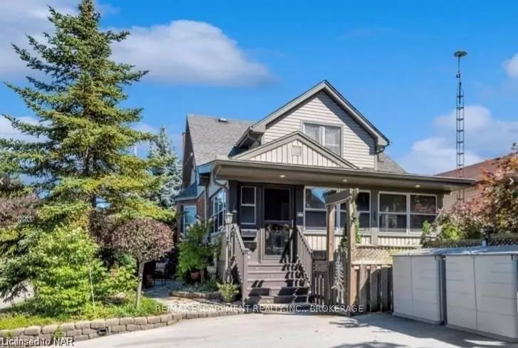Niagara Falls, ON L2G 4Y1,5559 GLENHOLME AVE #Upper