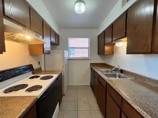 Denton, TX 76201,2526 W Prairie Street #107
