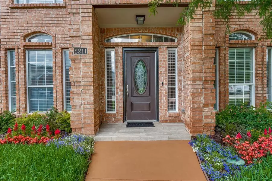 2211 Meadowstone Drive, Carrollton, TX 75006