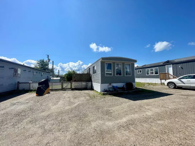 39 422 - 55 Street, Edson, AB T7E 1C5