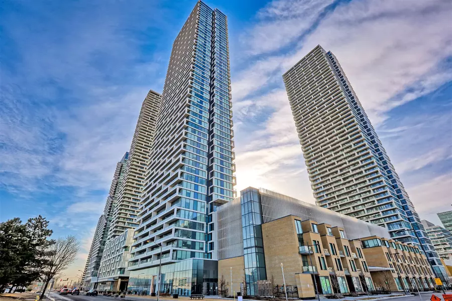 898 Portage Pkwy #3707, Vaughan, ON L4K 0J6