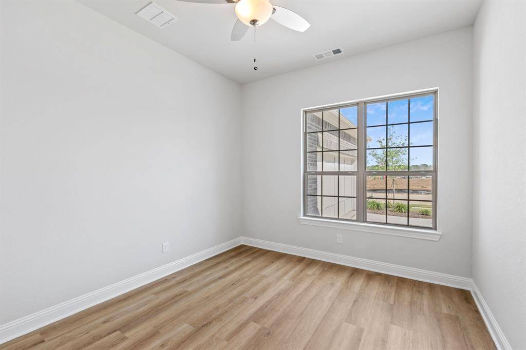 Aubrey, TX 76227,712 Bridle Path