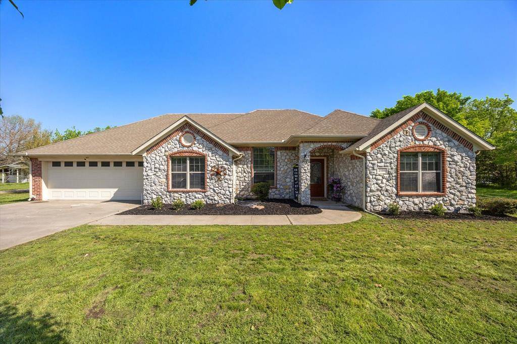 2186 County Road 3305, Greenville, TX 75402