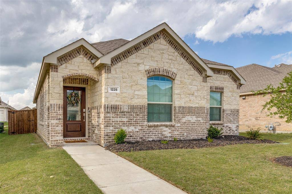 1225 Western Yarrow Avenue,  Justin,  TX 76247