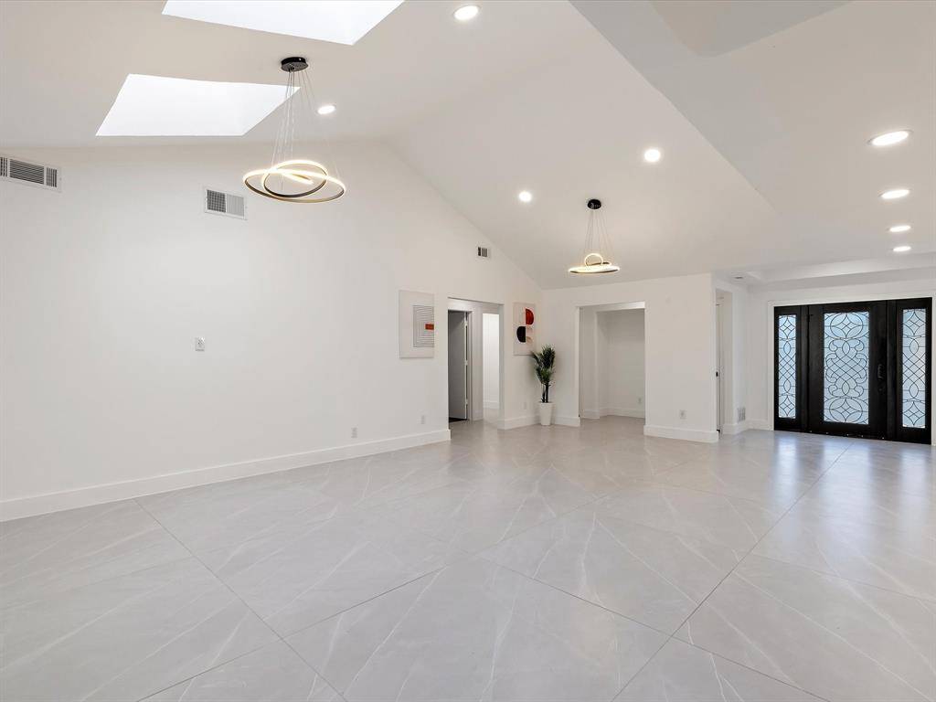 Dallas, TX 75287,4321 Cobblers Lane
