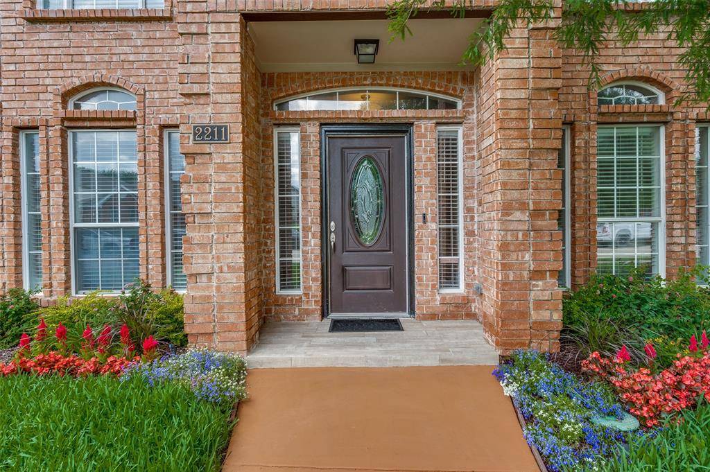 2211 Meadowstone Drive, Carrollton, TX 75006