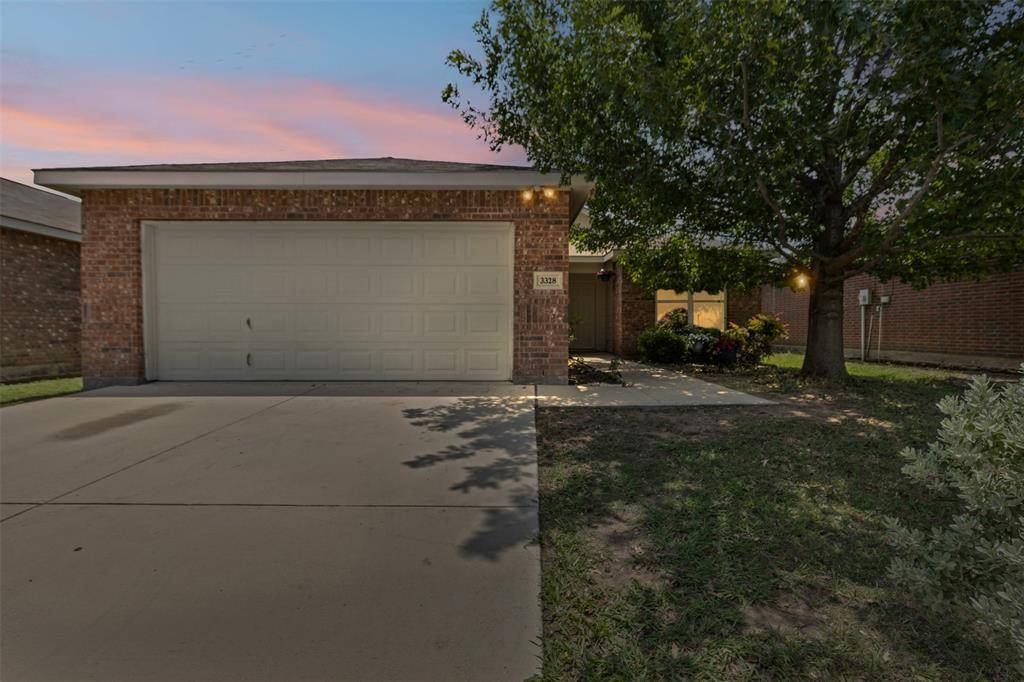 Fort Worth, TX 76140,3328 Royal Crest Drive