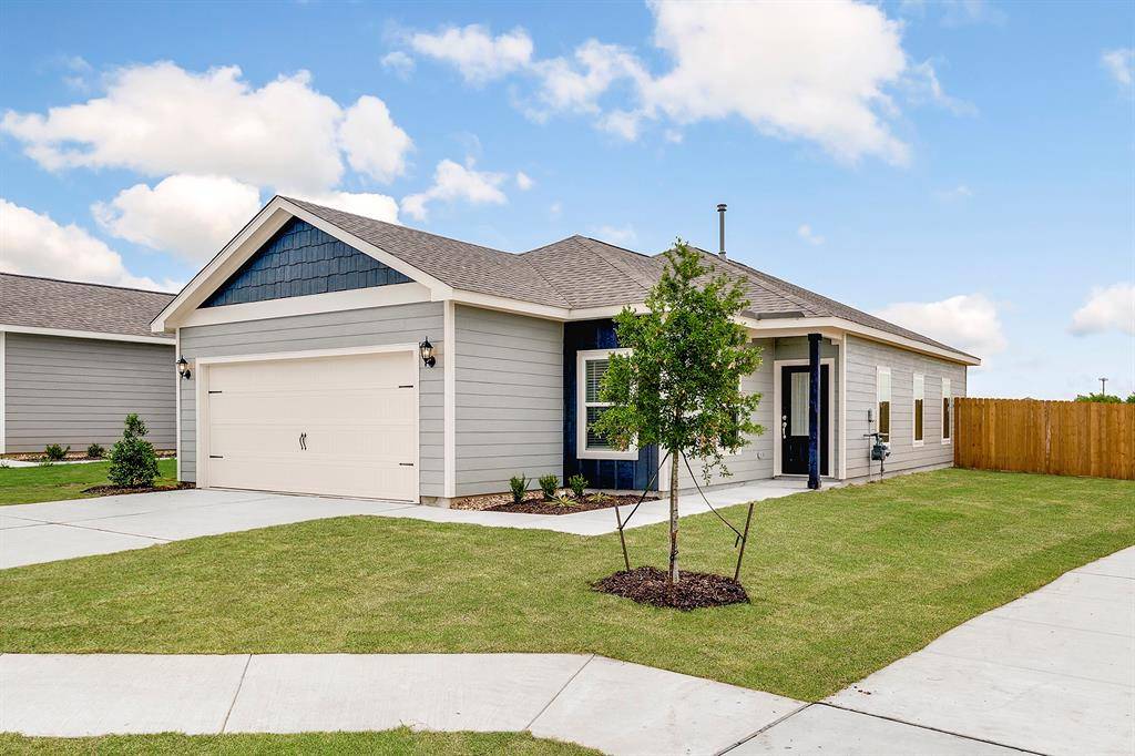 8416 White Wolf Trail, Ponder, TX 76259