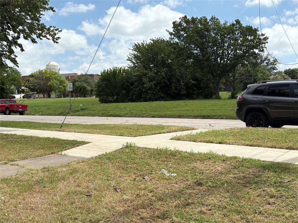 Mckinney, TX 75069,326 S Kentucky Street