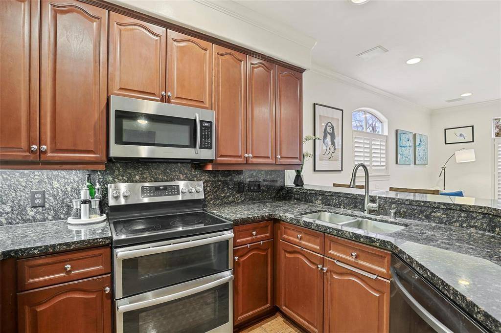 Dallas, TX 75204,3811 Travis Street