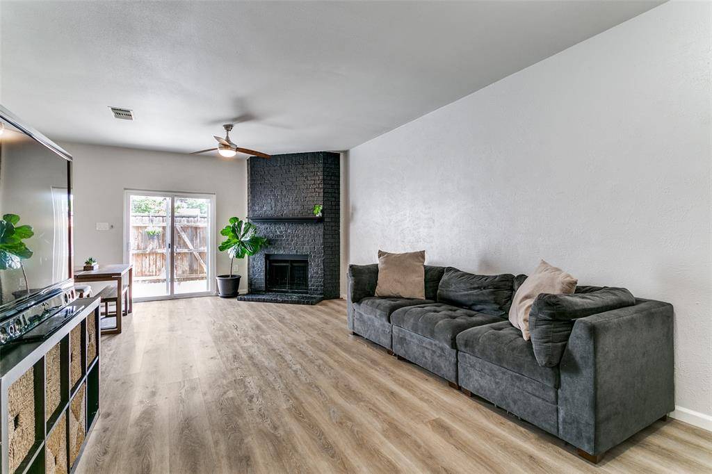 Coppell, TX 75019,238 Samuel Boulevard #T2