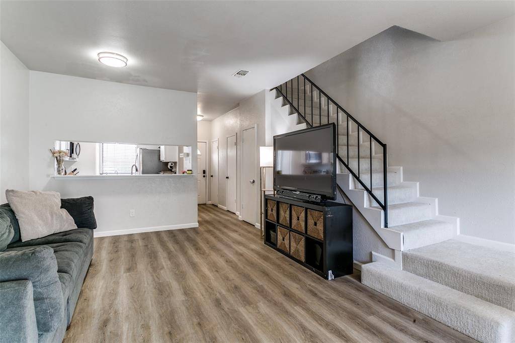 Coppell, TX 75019,238 Samuel Boulevard #T2