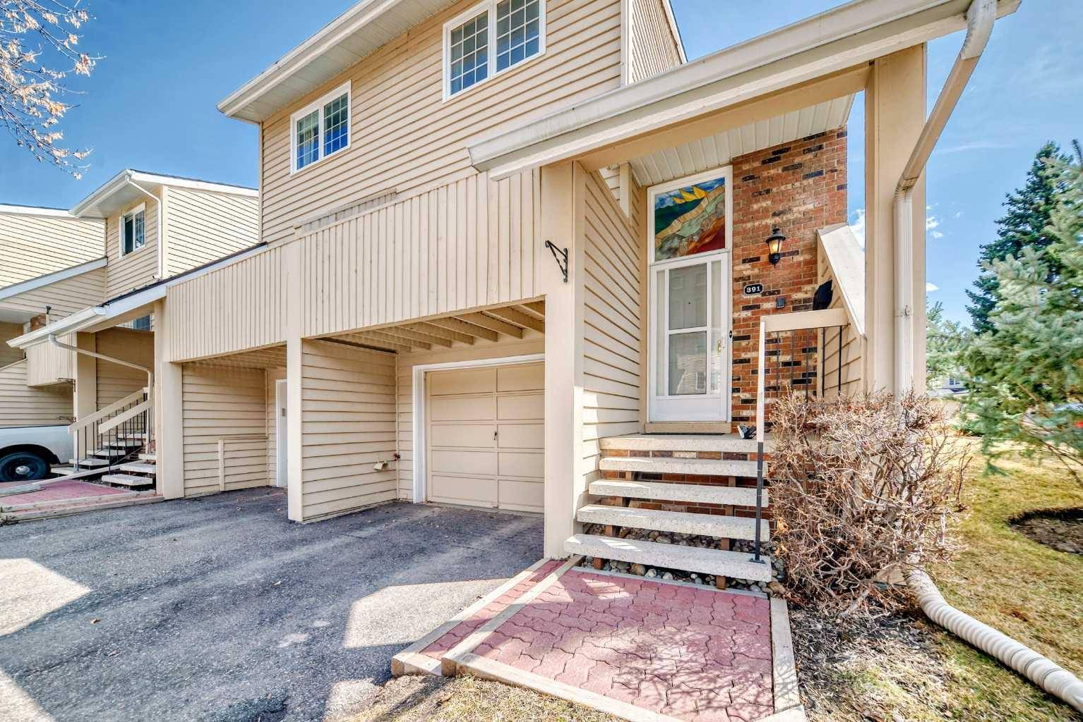Calgary, AB T3B 5C1,391 Point Mckay GDNS NW