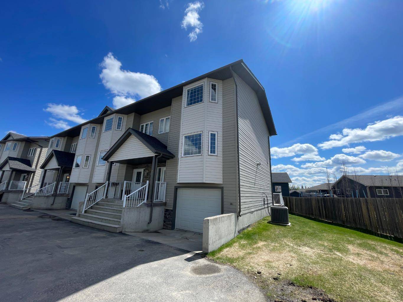 1616 41 Street #11, Edson, AB T7E 0A5