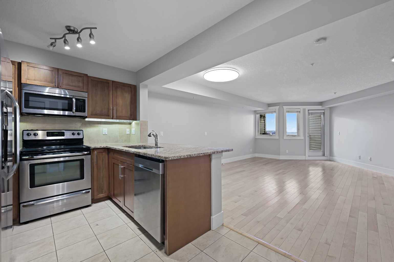 Calgary, AB T3G 0C3,500 Rocky Vista GDNS NW #231
