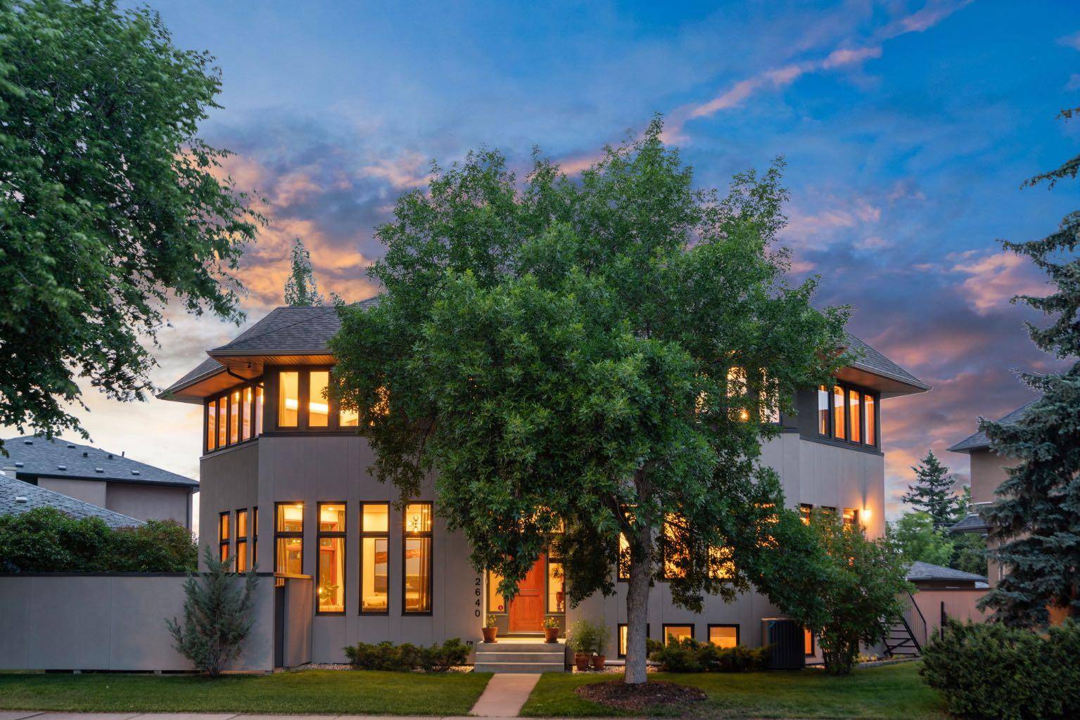 Calgary, AB T2N 0C4,2640 1 AVE NW