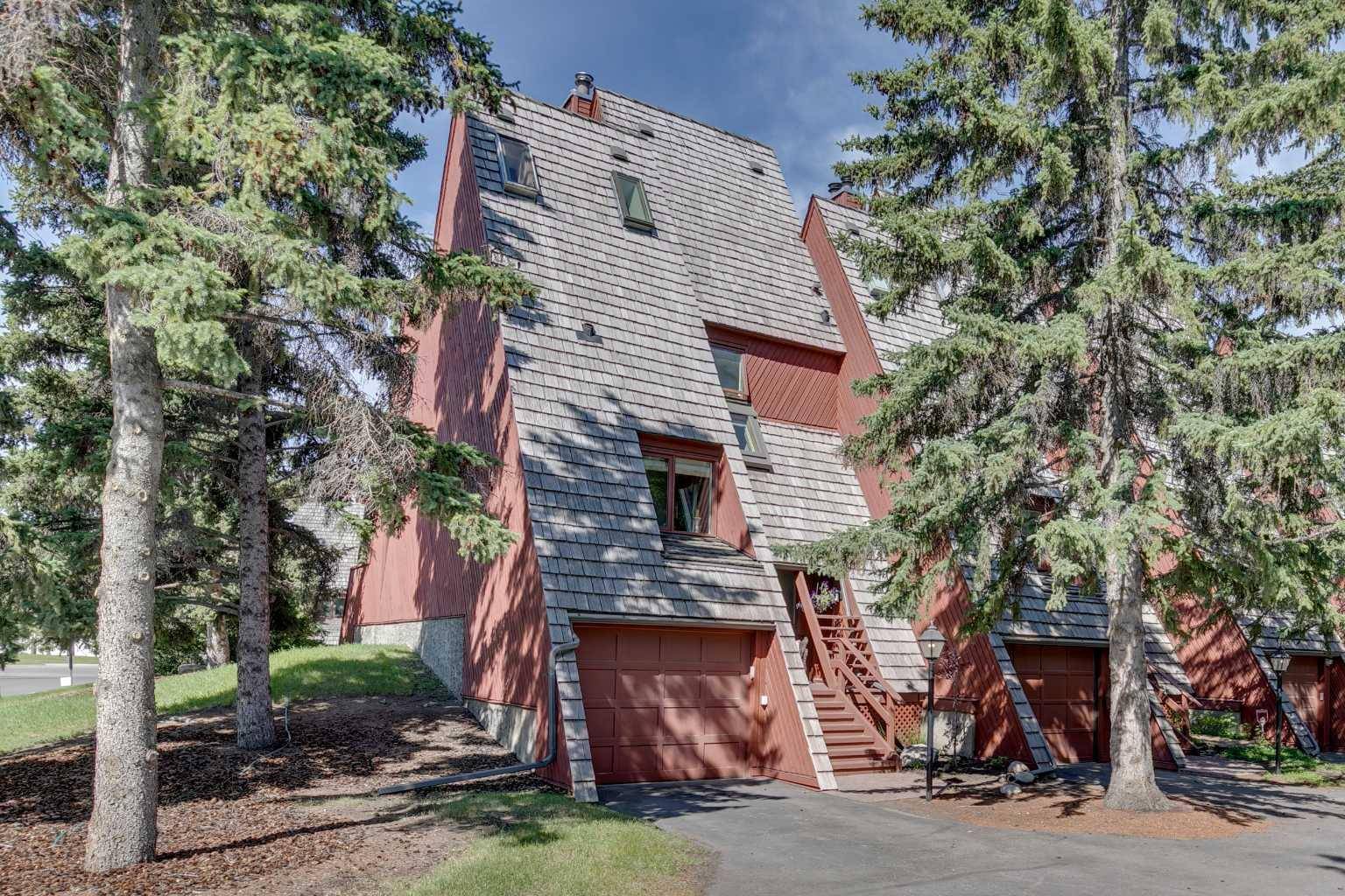828 Coach Bluff CRES SW #10,  Calgary,  AB T3H 1A8