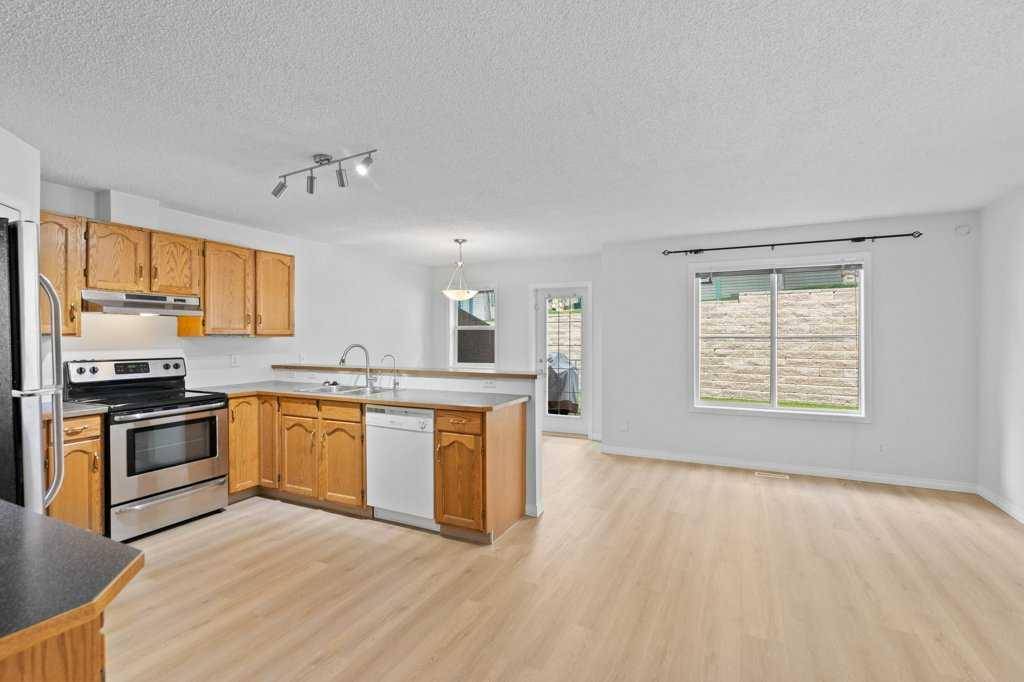 Calgary, AB T3A 6L5,14 Hidden Creek Rise NW
