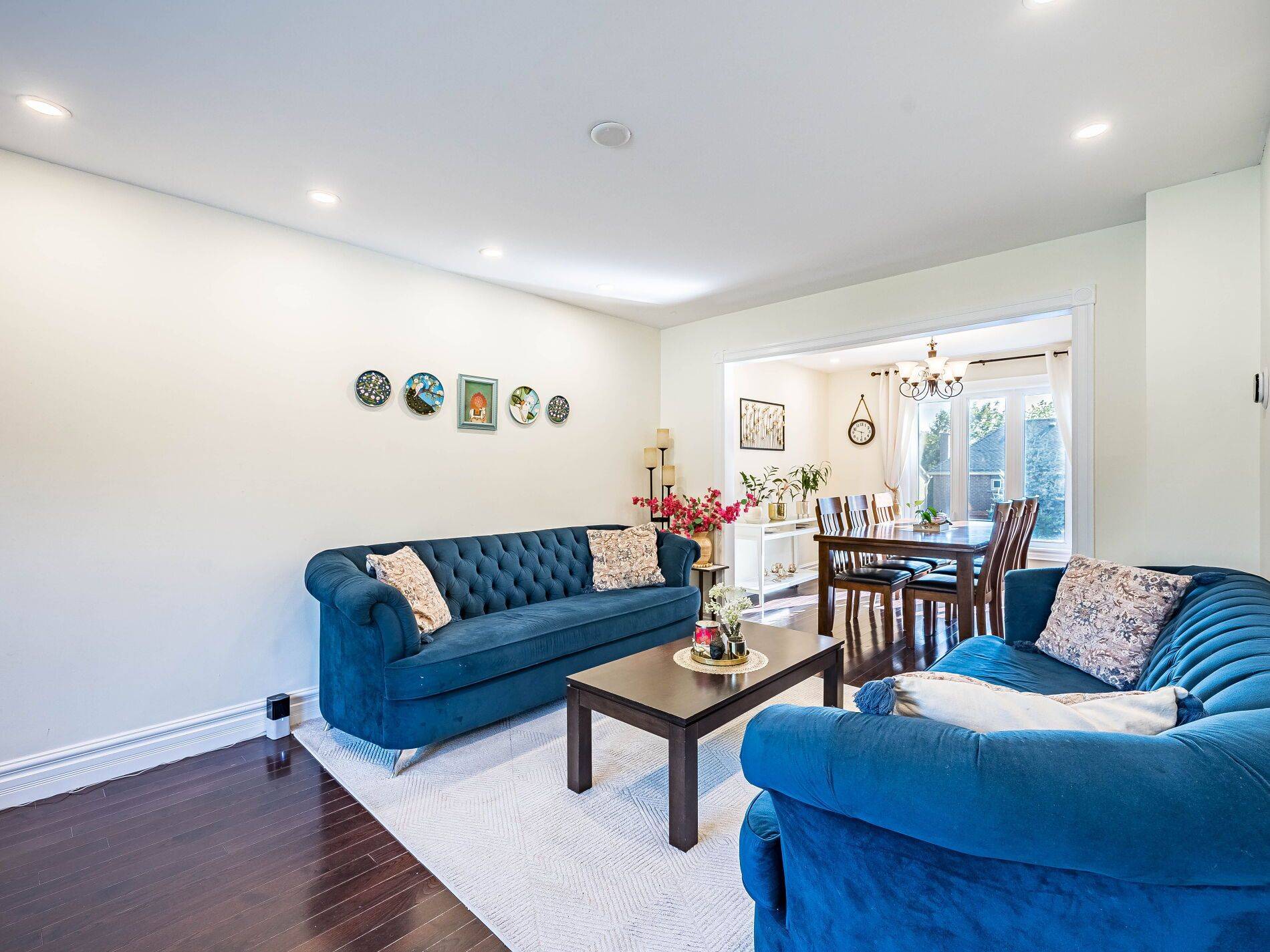 Whitby, ON L1N 8A9,22 Mayflower ST