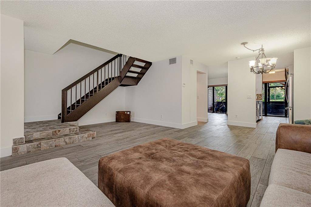 Pembroke Pines, FL 33026,1381 East Golfview Dr