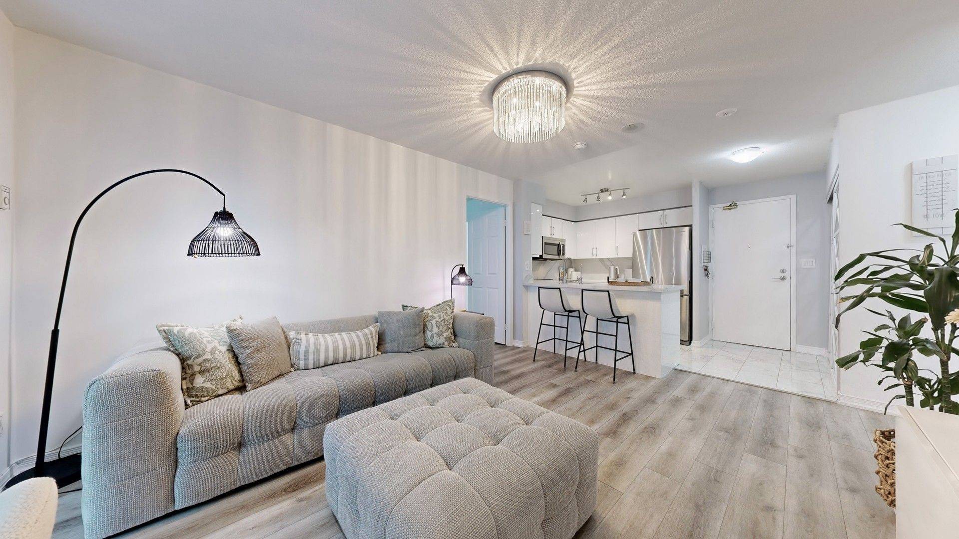3 Ellesmere ST #225, Richmond Hill, ON L4B 4N2