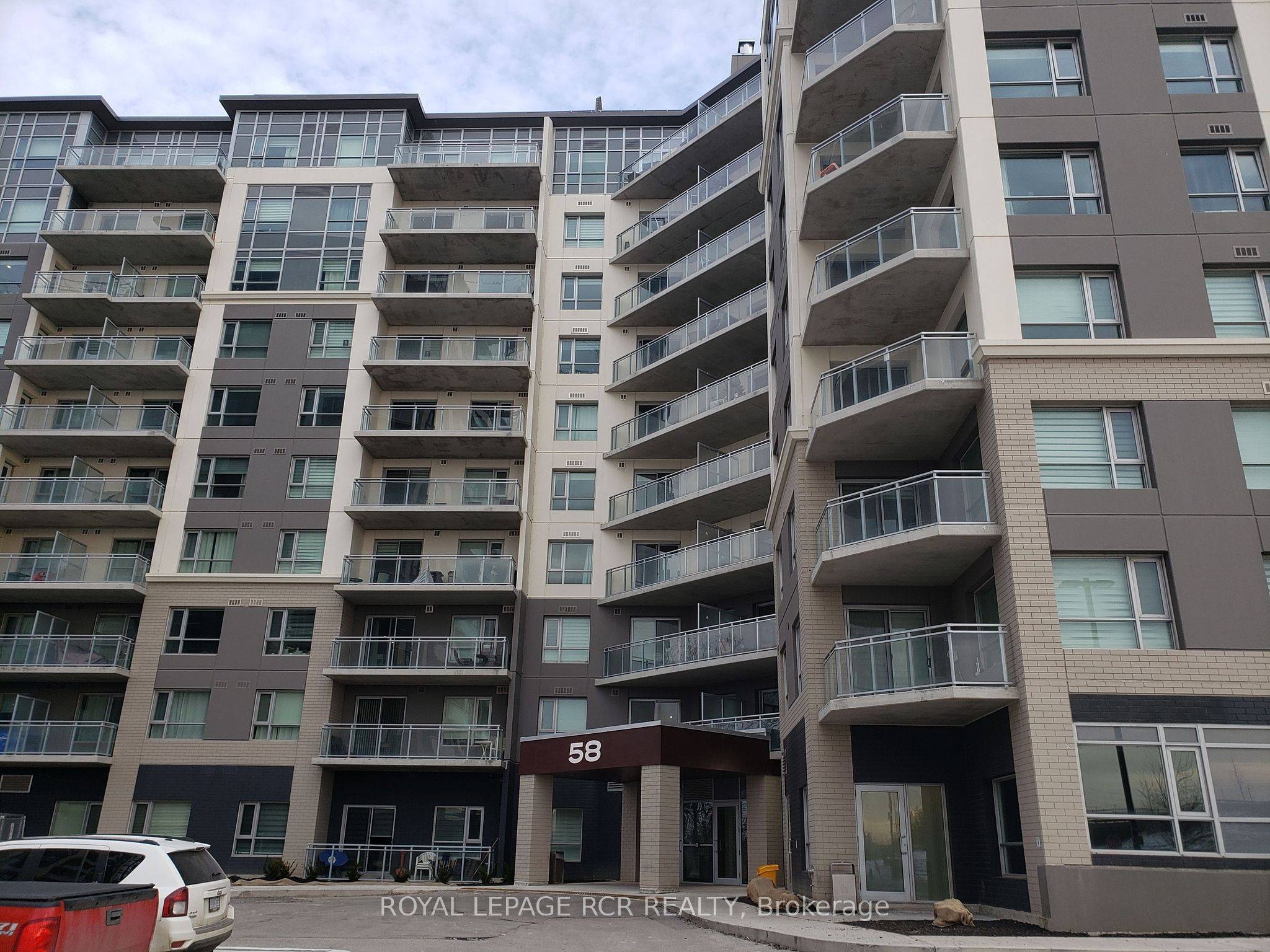 Barrie, ON L4M 0L5,58 Lakeside TER #601
