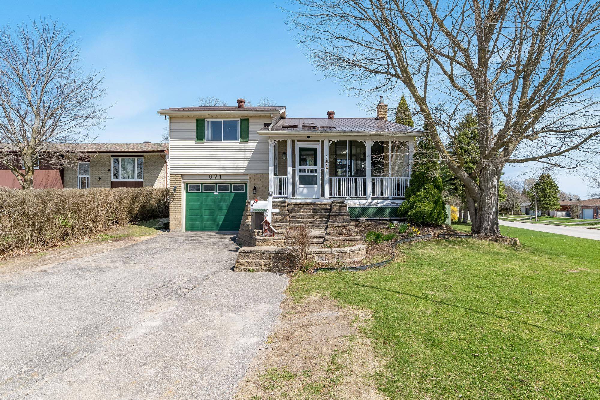 Midland, ON L4R 4R5,671 Algonquin DR