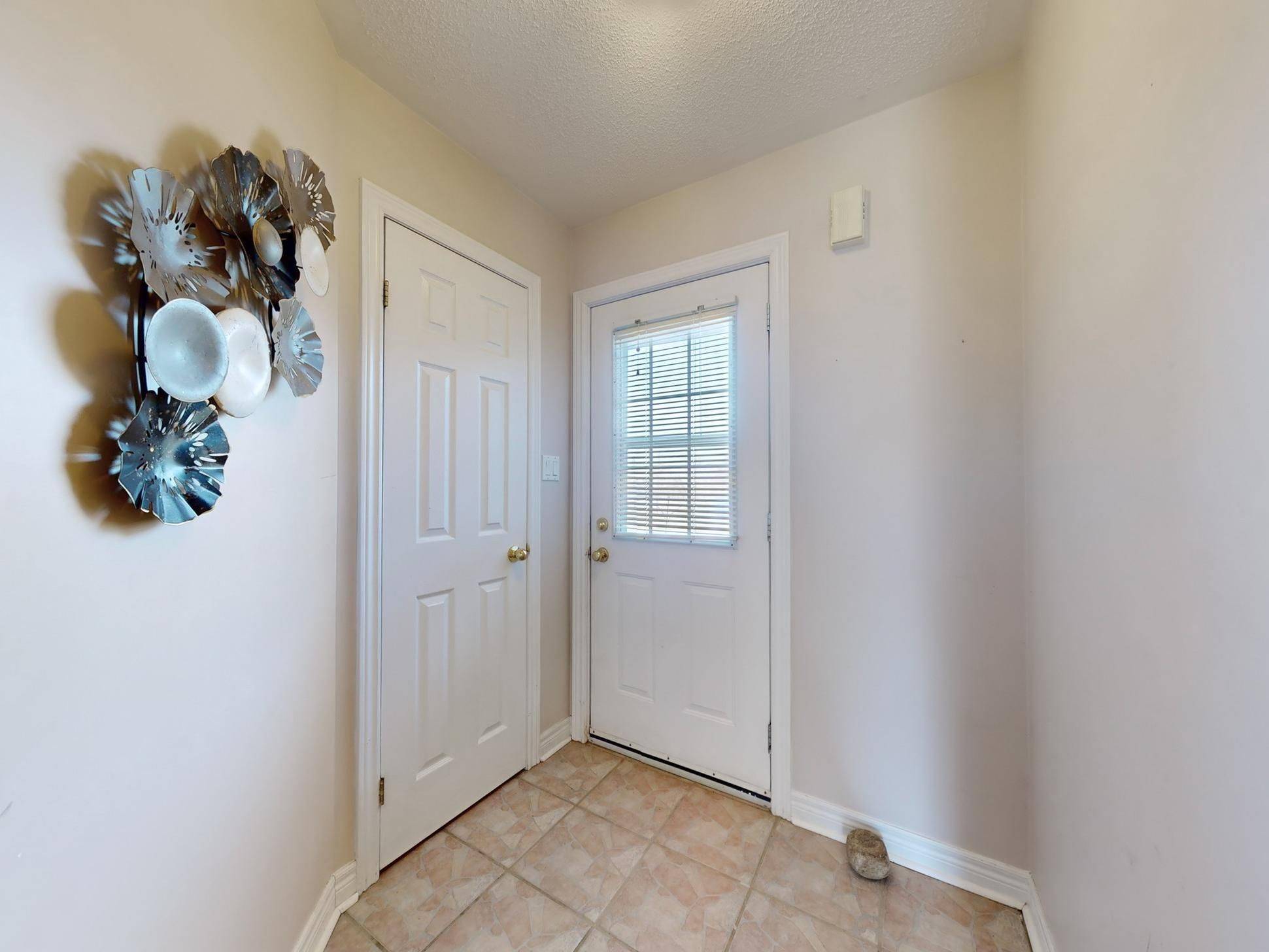 Barrie, ON L4M 7G2,249 Stanley ST