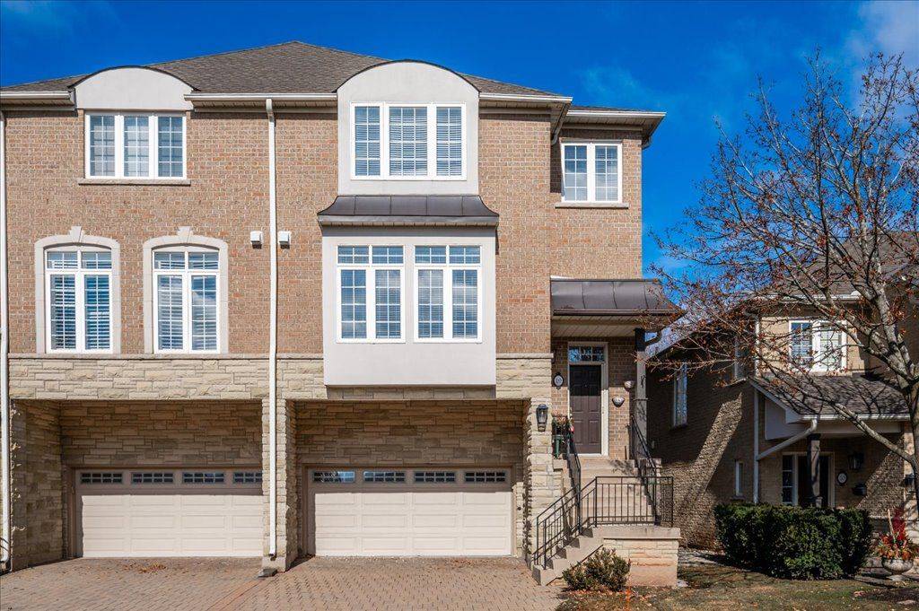 Oakville, ON L6M 3Z4,1267 Dorval DR #19