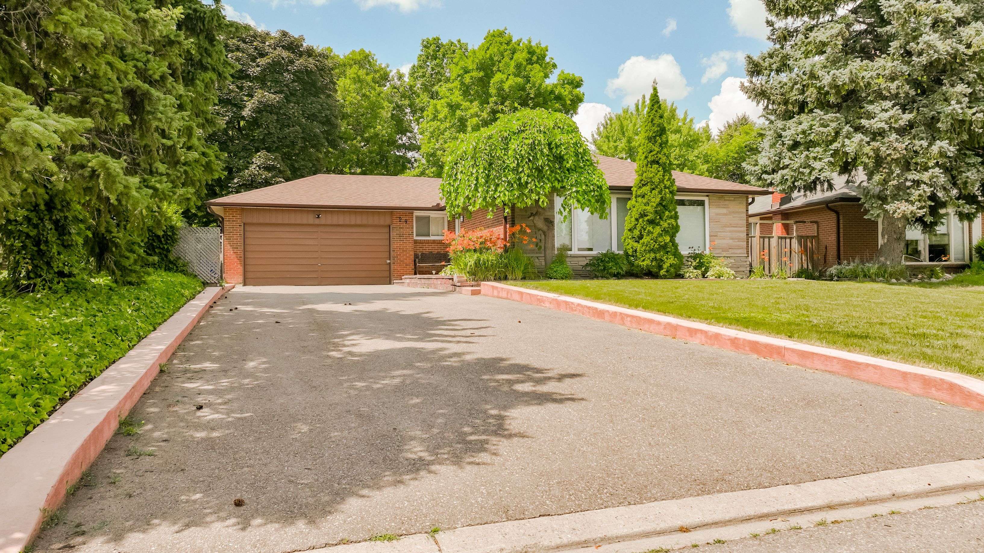 Brampton, ON L6T 3G5,29 Devonshire DR