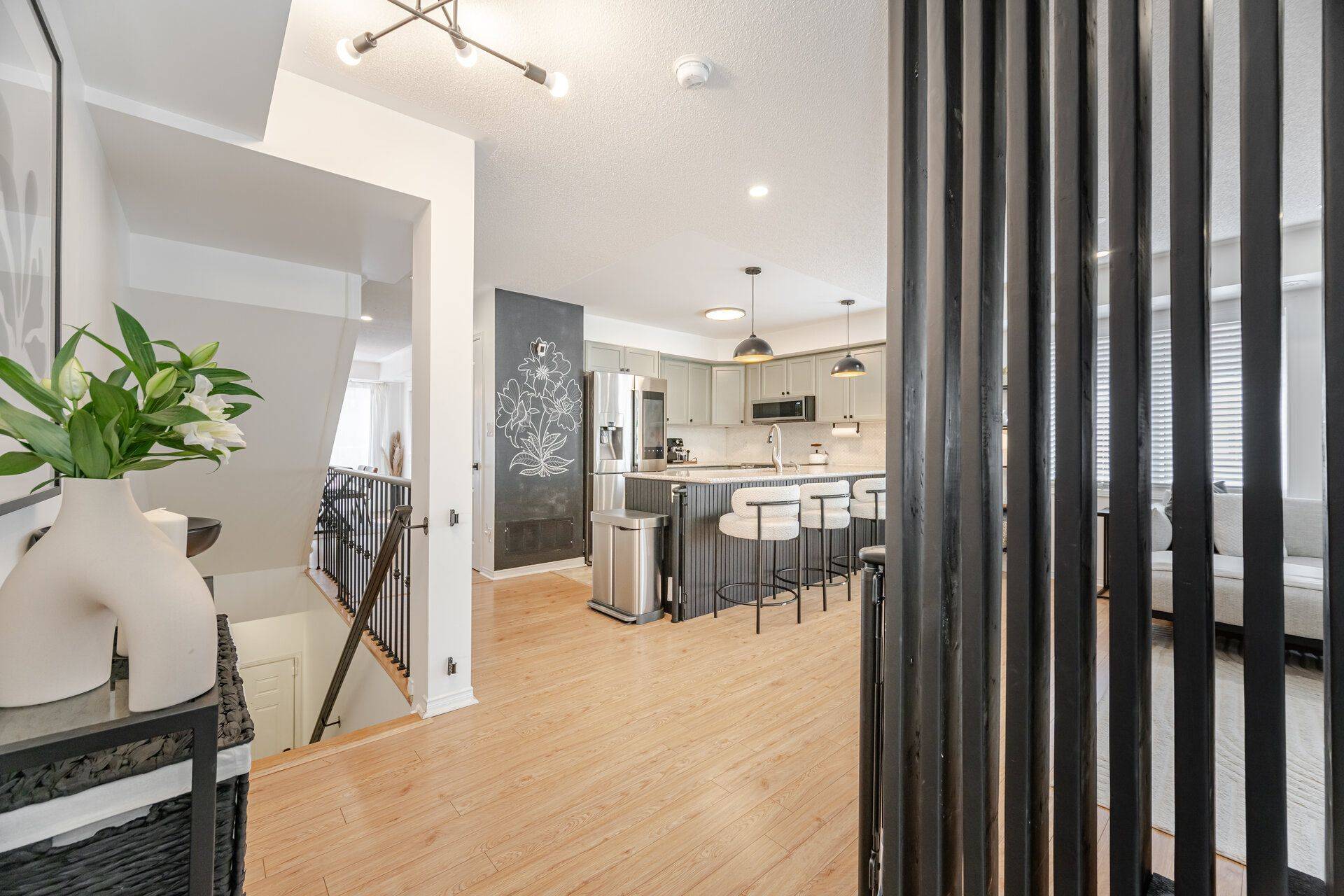 Mississauga, ON L5M 0T2,3070 Thomas ST #12