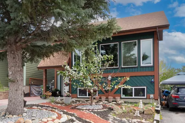 Airdrie, AB T4B 1Z4,75 Emberdale WAY SE