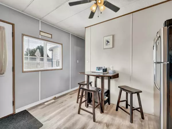Medicine Hat, AB T1A8A3,142 Anson AVE SW