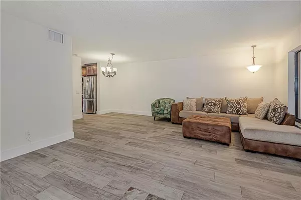 Pembroke Pines, FL 33026,1381 East Golfview Dr