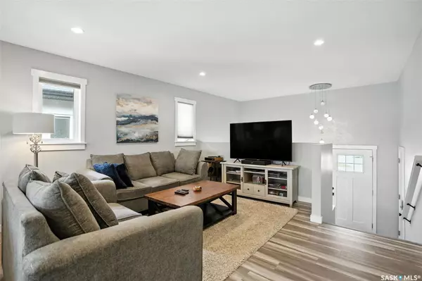 Saskatoon, SK S7W 0Y1,215 Bolstad MANOR