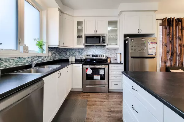 Milton, ON L7E 1W6,551 Bellflower CT