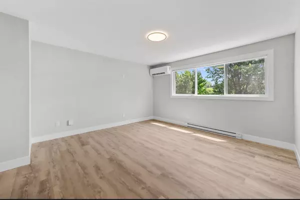 London South, ON N5Z 3A8,400 SCENIC DR #Unit 14