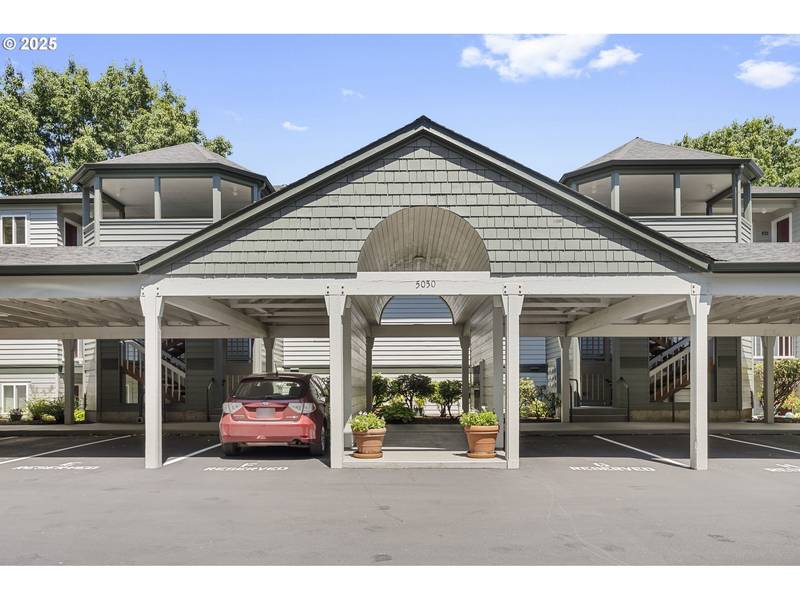 5050 S LANDING DR #304, Portland, OR 97239
