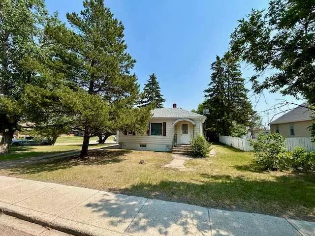 5307 50th Street, Bashaw, AB T0B 0H0