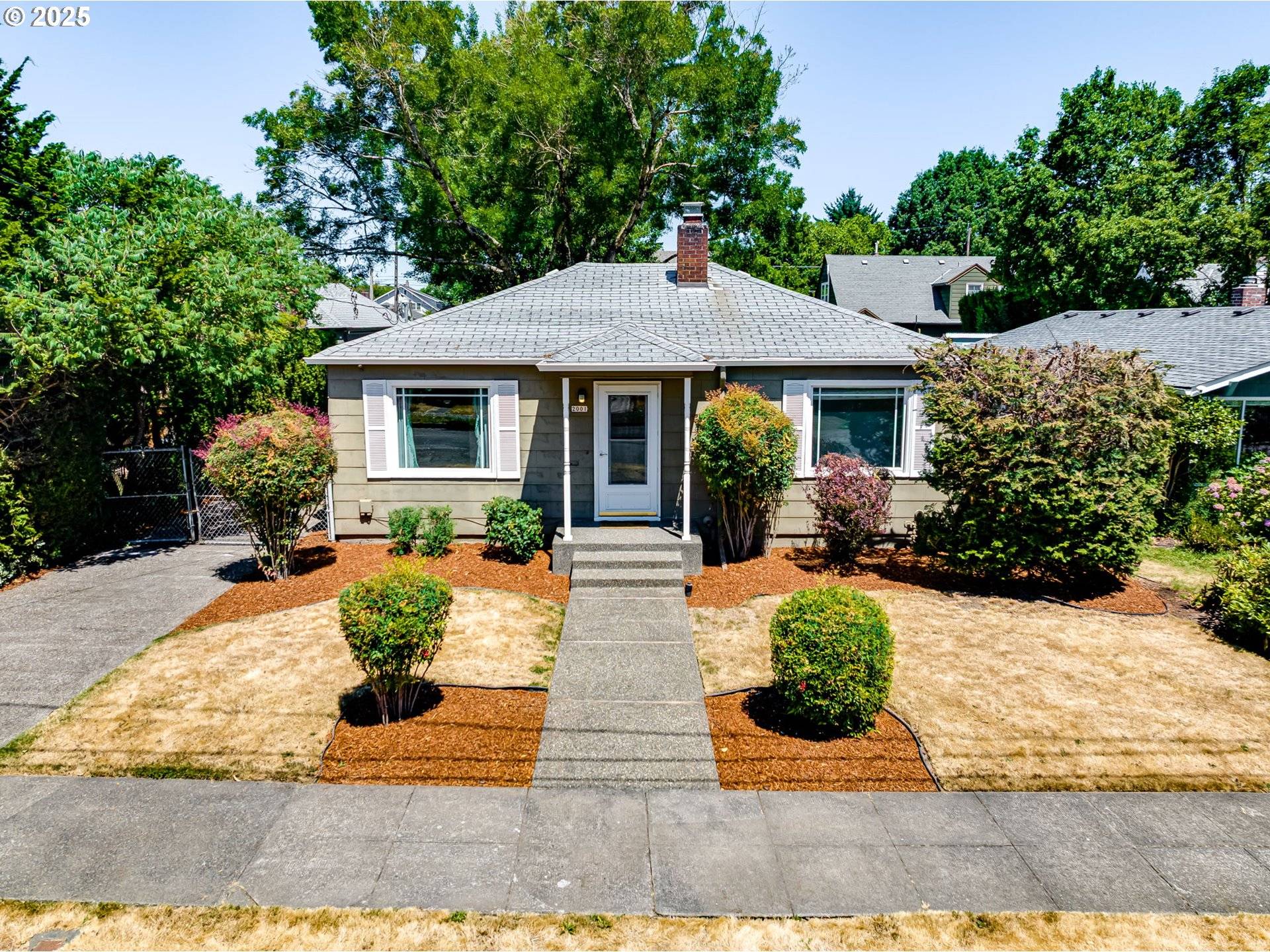 2001 SE BIDWELL ST, Portland, OR 97202