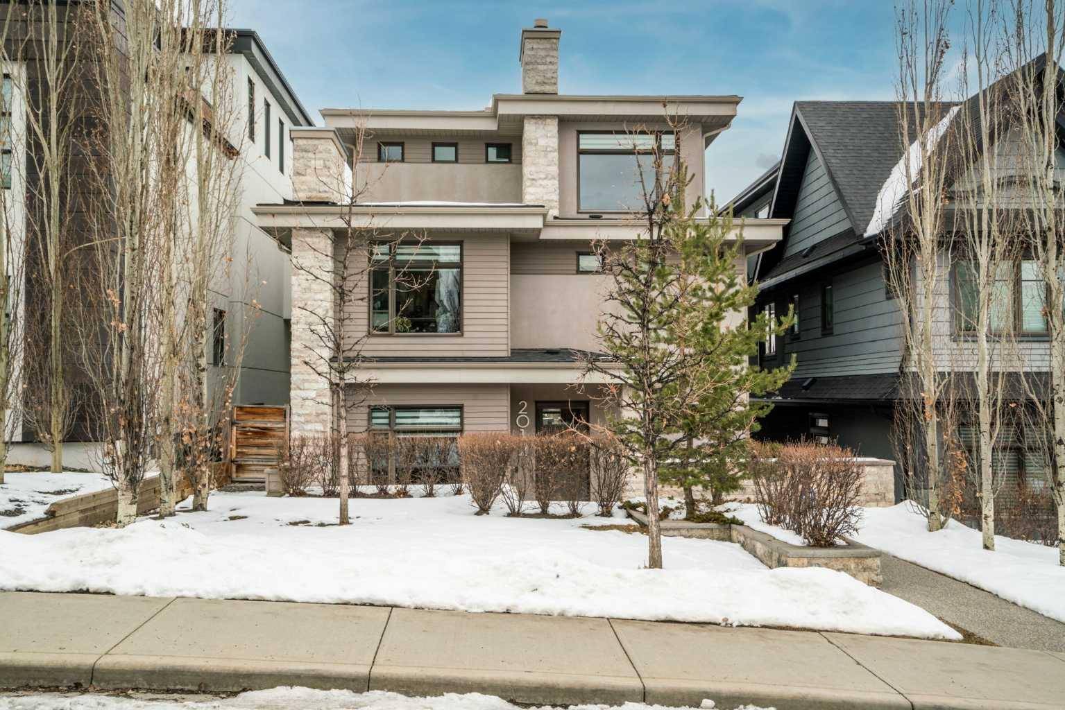 2012 29 AVE SW, Calgary, AB T2T 1N3