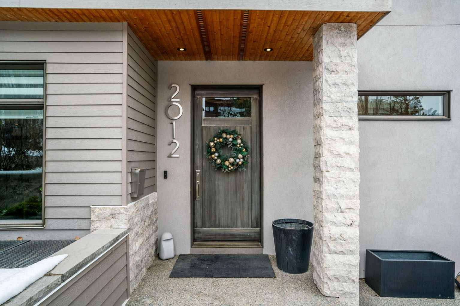 Calgary, AB T2T 1N3,2012 29 AVE SW