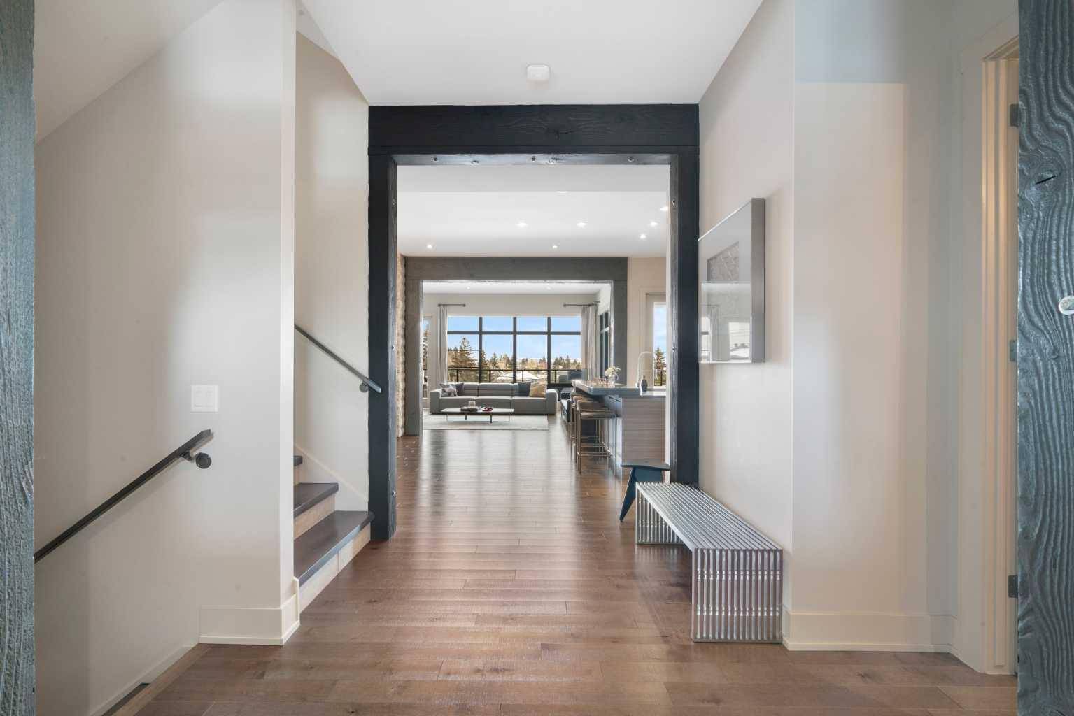 Calgary, AB T2T 1N3,2012 29 AVE SW