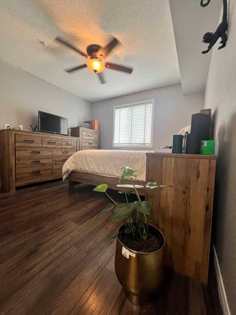 Calgary, AB T3K 0T3,31 Country Village MNR Northeast #4108