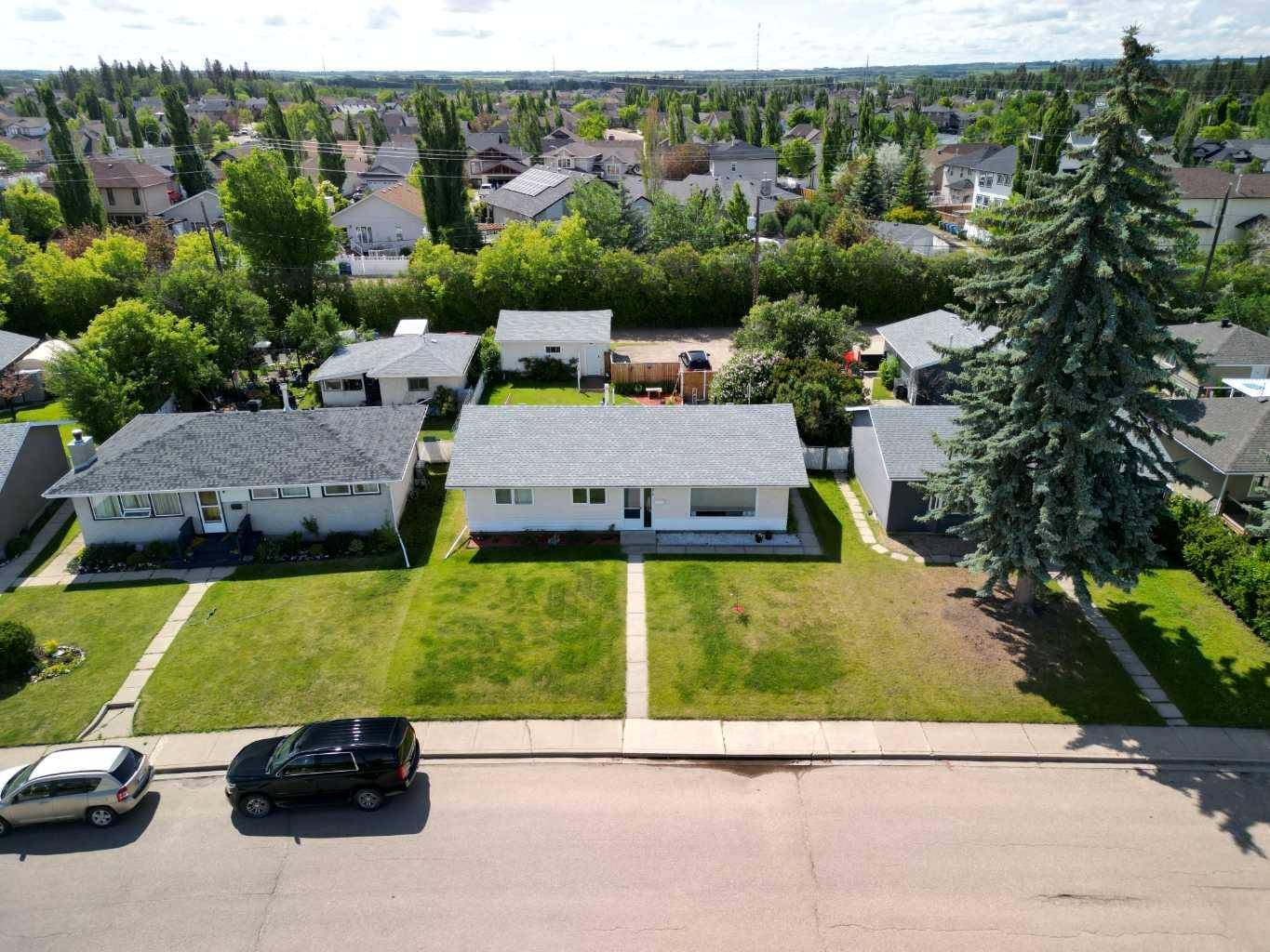 Red Deer, AB T4N 1G1,5910 West Park CRES