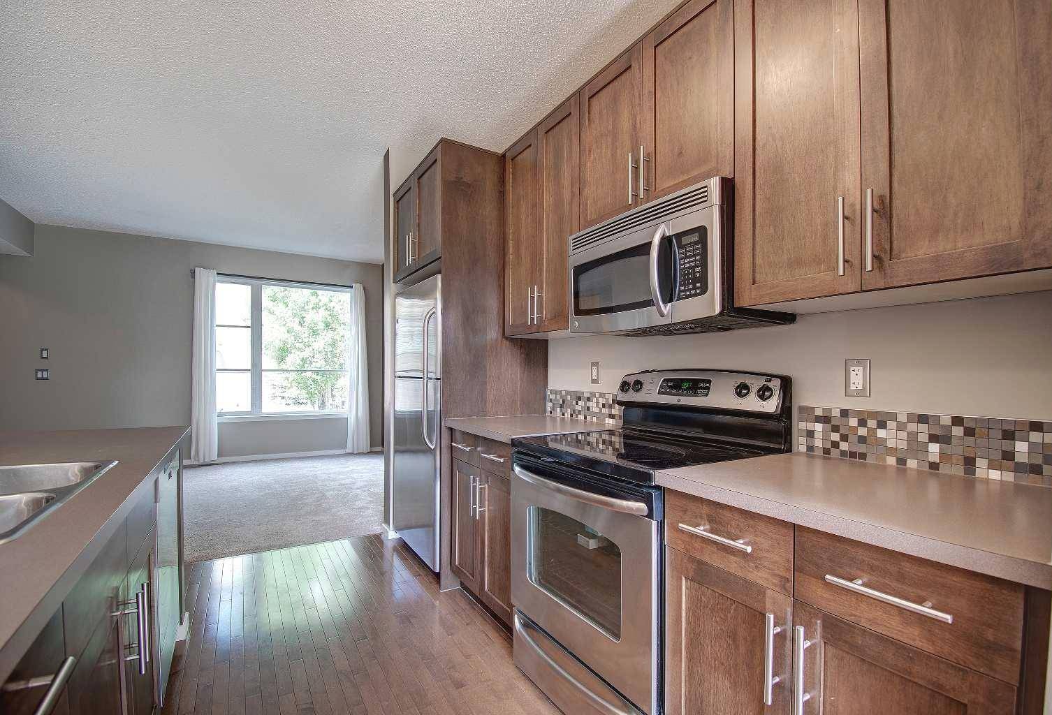 Calgary, AB T2X 0L5,63 Chapalina SQ SE