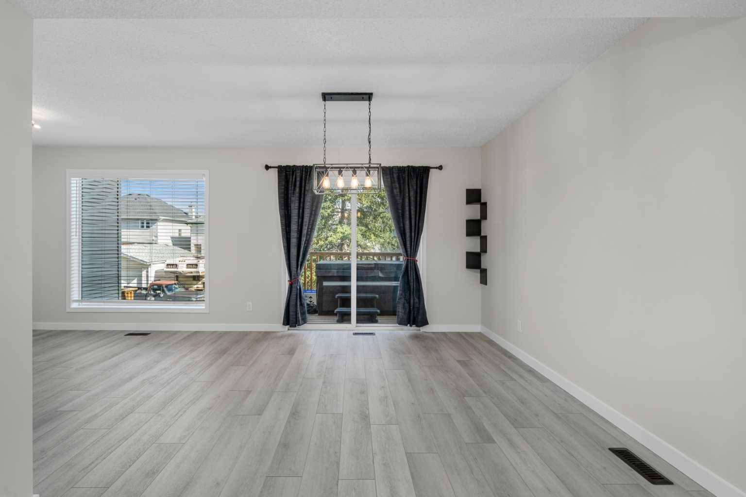 Calgary, AB T2Y 3X8,118 Bridlewood LN Southwest
