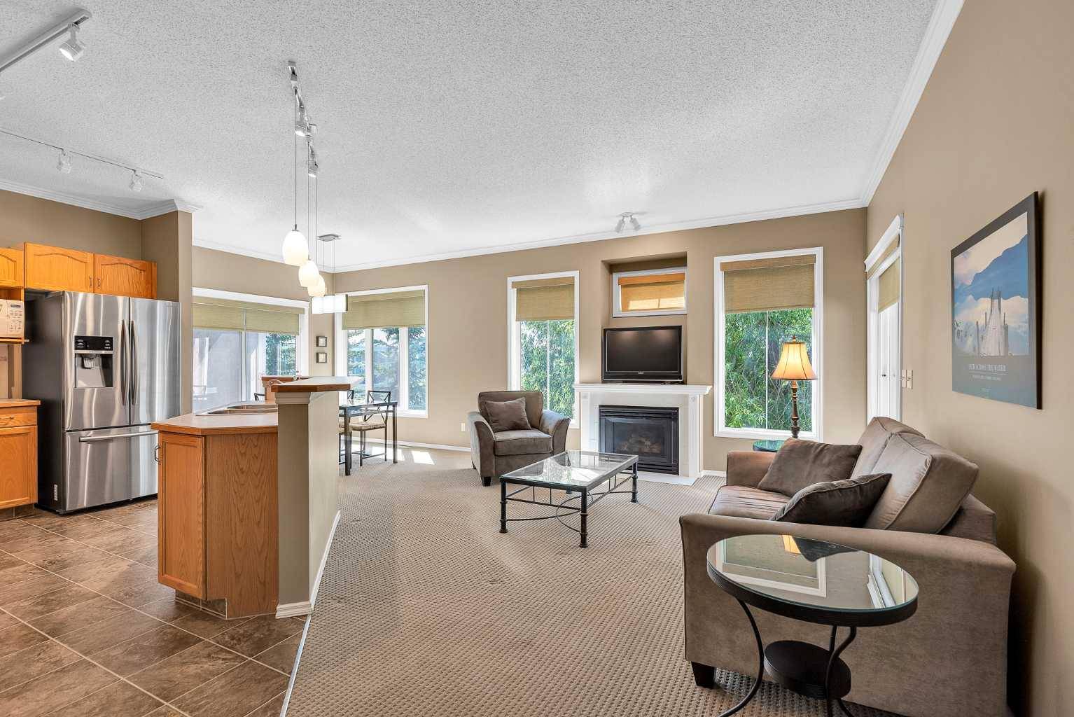 Calgary, AB T3A 6C2,38 Edgeridge TER NW