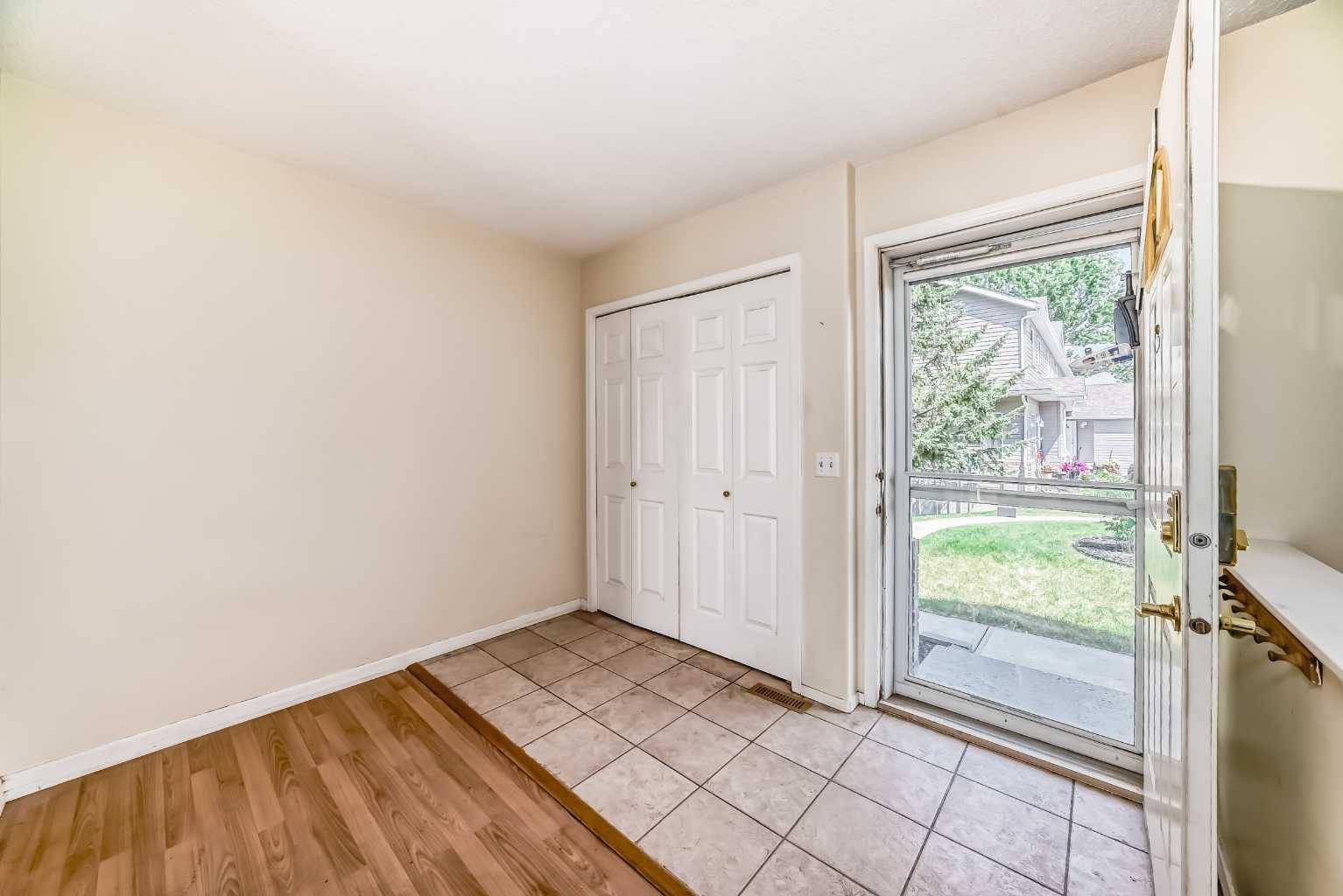 Airdrie, AB T4B1E5,900 Allen ST SE #6